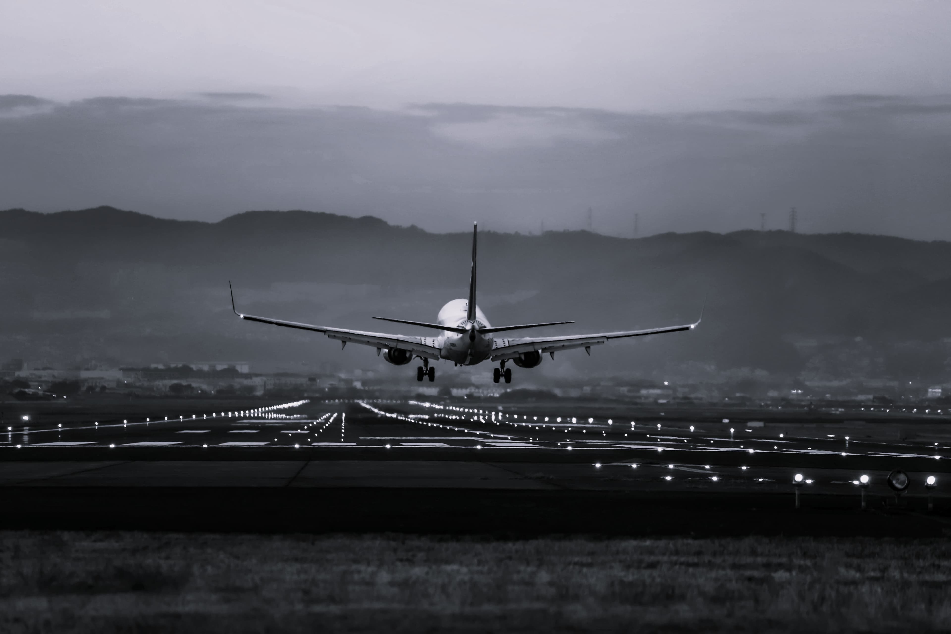 Flight disruption communication notification on mobile device.